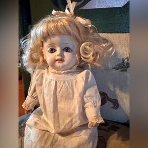 Antique papier-mâché Head Doll Glass Blue Bulgy Eyes Closed Mouth Molded Teeth!